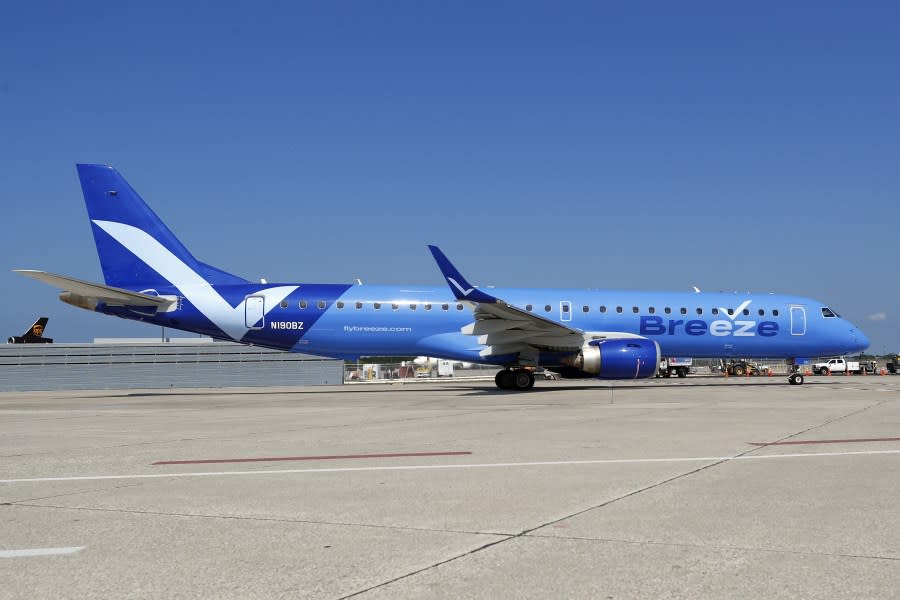 A Breeze Airways airplane on the tarmac at Tampa International Airport (TPA) in Tampa, Florida, U.S., on Thursday, May 27, 2021. Breeze Airways will begin flying May 27 with an initial network of 16 cities, making it the years second U.S. startup looking to use discount fares to grab a piece of a much-anticipated resurgence in leisure travel. Photographer: Matt May/Bloomberg via Getty Images