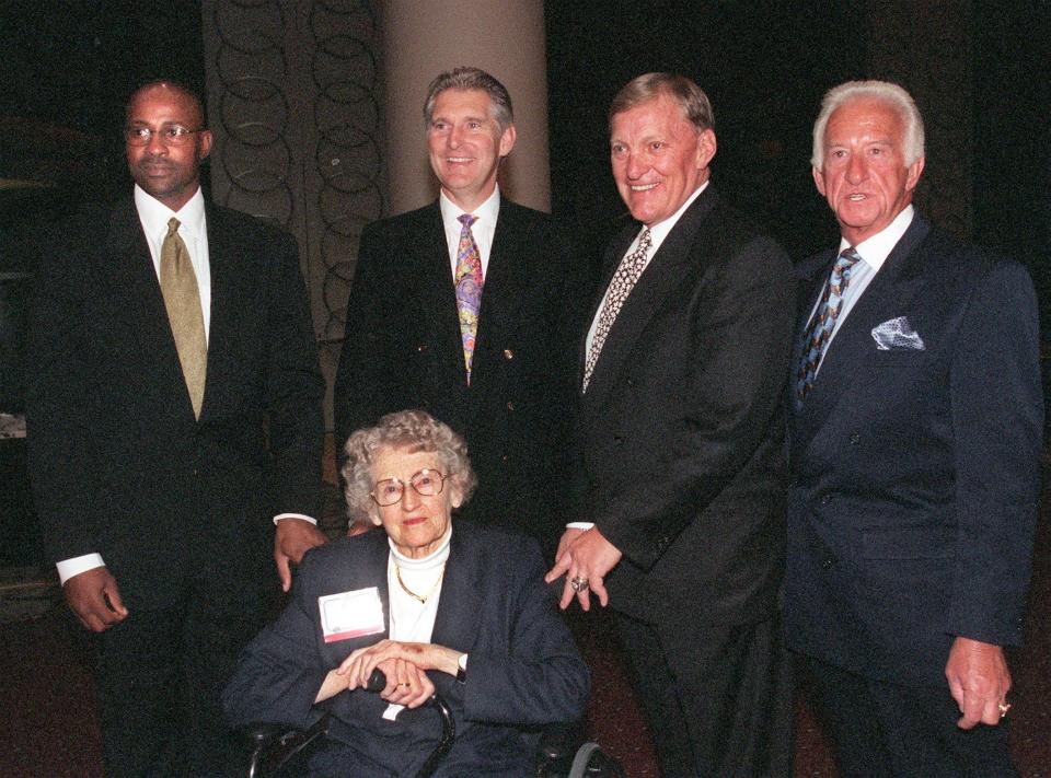 Wisconsin Sports Hall of Fame honorees (left to right) Sidney Moncrief, Andy North, Jim Otto, Bob Uecker and Shirley Martin pose for a picture before the ceremony at the Midwest Express Center Thursday, November 12, 1998.