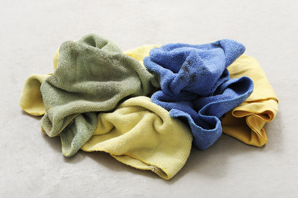 浴室毛巾和廚房抹布為什麼有臭味？要如何清洗消毒？教你毛巾和抹布清洗除臭3招（圖／Getty Images）