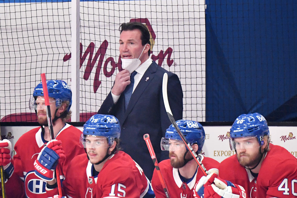 MONTREAL, QUEBEC - JUNE 18:  Assistant coach Luke Richardson of the Montreal Canadiens assumes head coaching responsibilities against the Vegas Golden Knights during the first period in Game Three of the Stanley Cup Semifinals of the 2021 Stanley Cup Playoffs at Bell Centre on June 18, 2021 in Montreal, Quebec. Head coach Dominique Ducharme (not pictured) tested positive for COVID-19 earlier in the day. (Photo by Minas Panagiotakis/Getty Images)