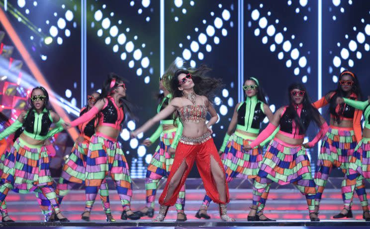 Bollywood thanks the Police department for their service at the Umang Mumbai Police Show