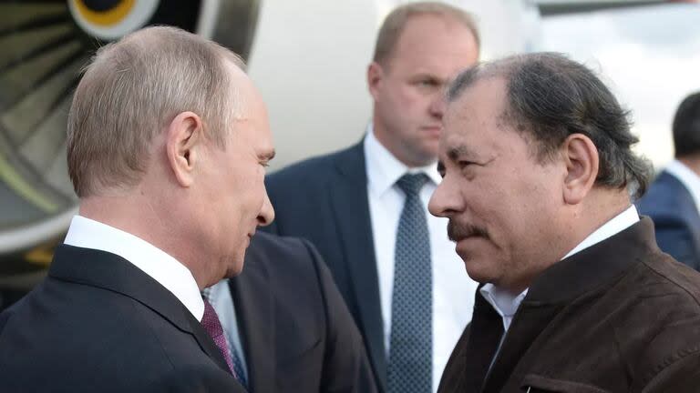 El líder del Kremlin, Vladimir Putin, con el presidente de Nicaragua, Daniel Ortega