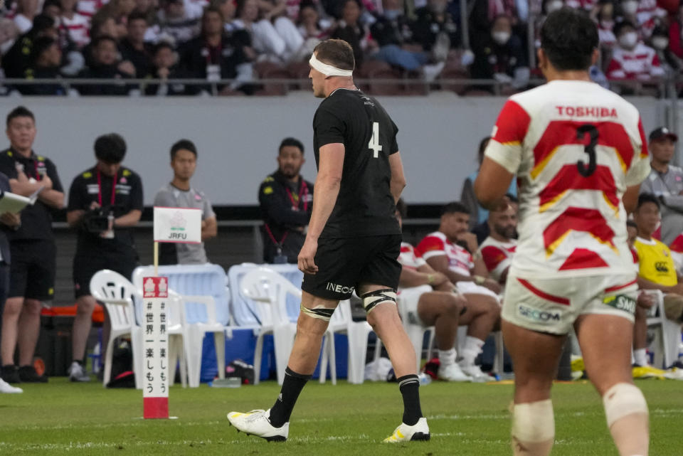 New Zealand's Brodie Retallick leaves the field after he was sent off during the rugby international between the All Blacks and Japan at the National Stadium in Tokyo, Japan, Saturday, Oct. 29, 2022. (AP Photo/Shuji Kajiyama)