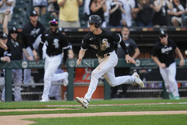 Elvis Andrus hits game-ending single as the Chicago White Sox beat the  Boston Red Sox 5-4 - CBS Chicago