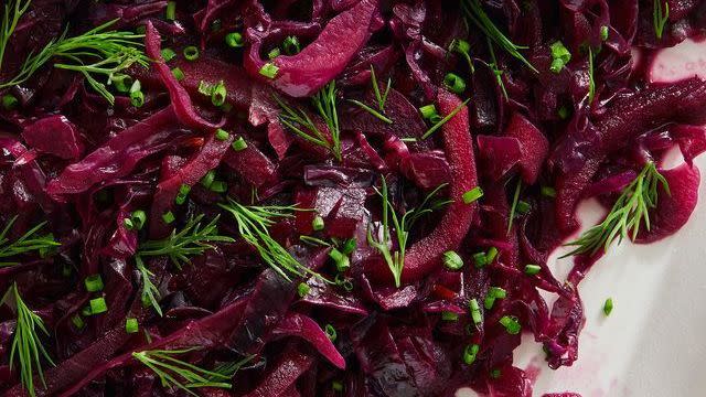 sweet and sour braised red cabbage