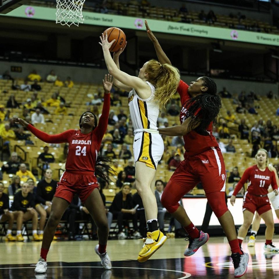 Missouri guard Lauren Hanse drives to the hoop against Bradley during the Tigers' 83-38 win over the Braves on Nov. 10, 2022.