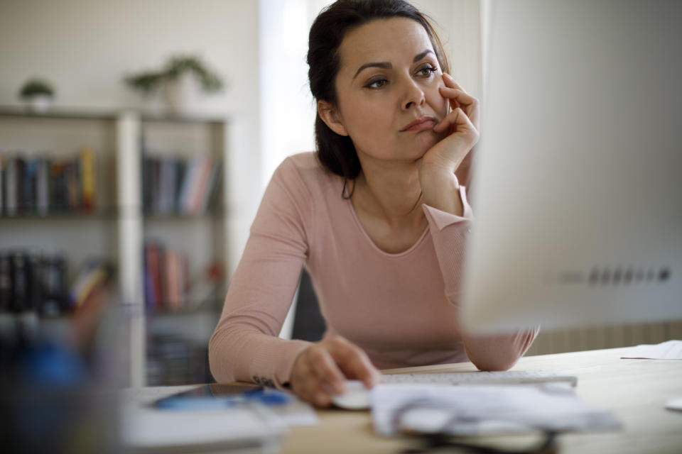 Following a simple exercise targeted toward examining your stress will help you better tackle challenges that arise in the new year. (Photo: damircudic via Getty Images)