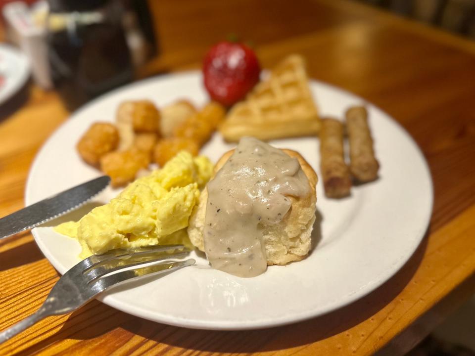 Breakfast food from Great Wolf Lodge.