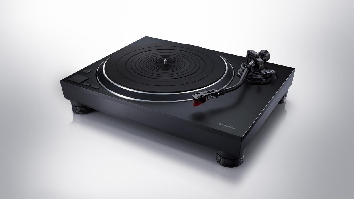  Technics SL-1500C review. 