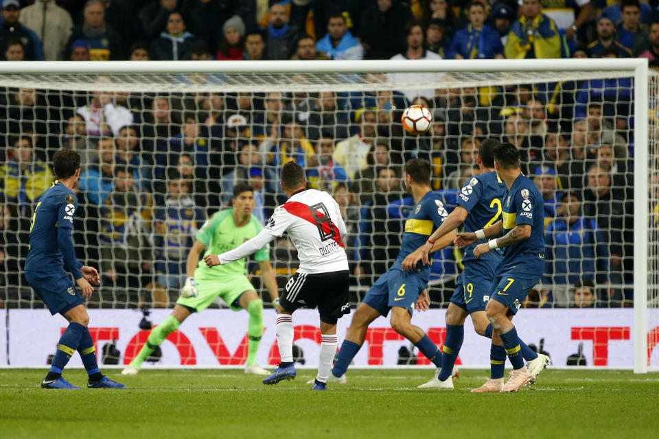 Juan Quintero (8) marca el segundo gol de River Plate para la victoria 3-1 ante Boca Juniors en la final de la Copa Libertadores en Madrid, España, el domingo 9 de diciembre de 2018. (AP Foto/Andrea Comas)