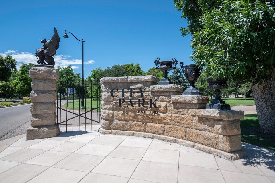 The eastside entrance to Pueblo City Park.