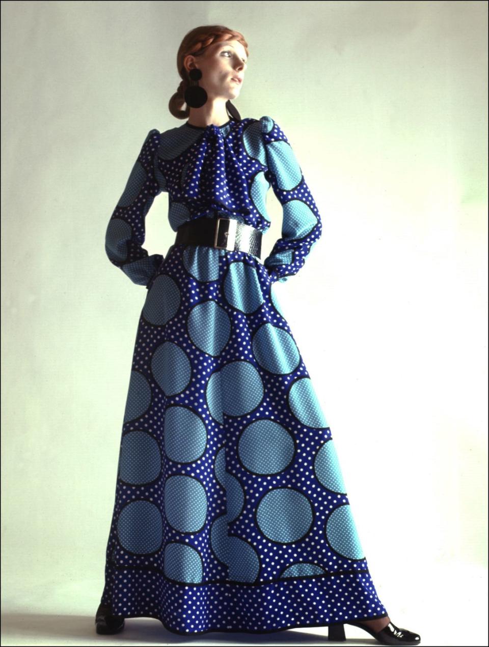 spotted dress, vintage clothes, christian dior, fashion, long dress, wide belt, vintage fashion, 70s fashion, 1970s