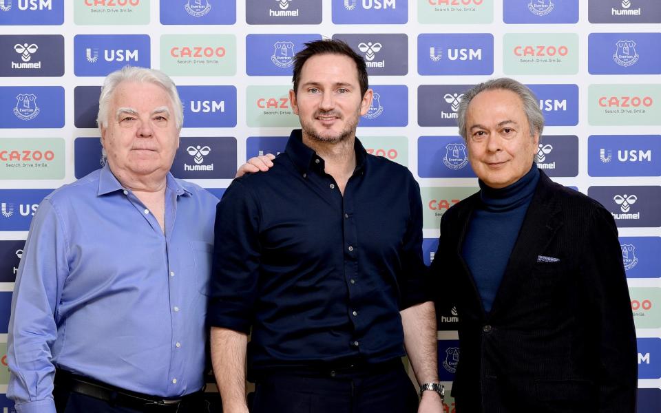 Frank Lampard (C) pose for a phot with Bill Kenwright (L) and Farhad Moshiri after becoming the new manager of Everton FC - Tony McArdle/Everton FC via Getty Images