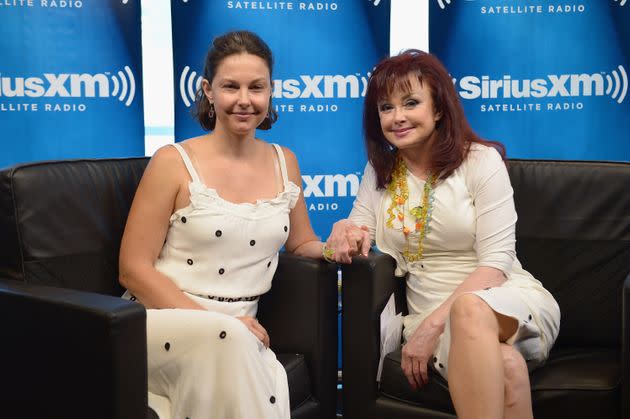 Ashley (left) and Naomi Judd in 2012. (Photo: Michael Loccisano via Getty Images)