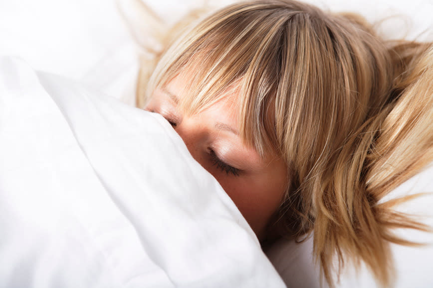 Extroverts get better shut-eye