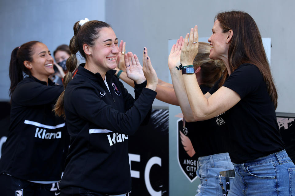 Jennifer Garner and Glennon Doyle (Katelyn Mulcahy / Getty Images)