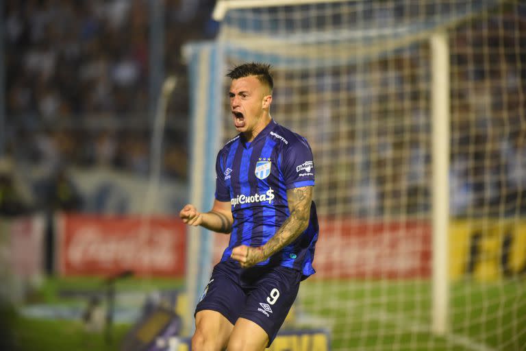 Augusto Lotti es uno de los mejores jugadores de Atlético Tucumán, que sigue como puntero