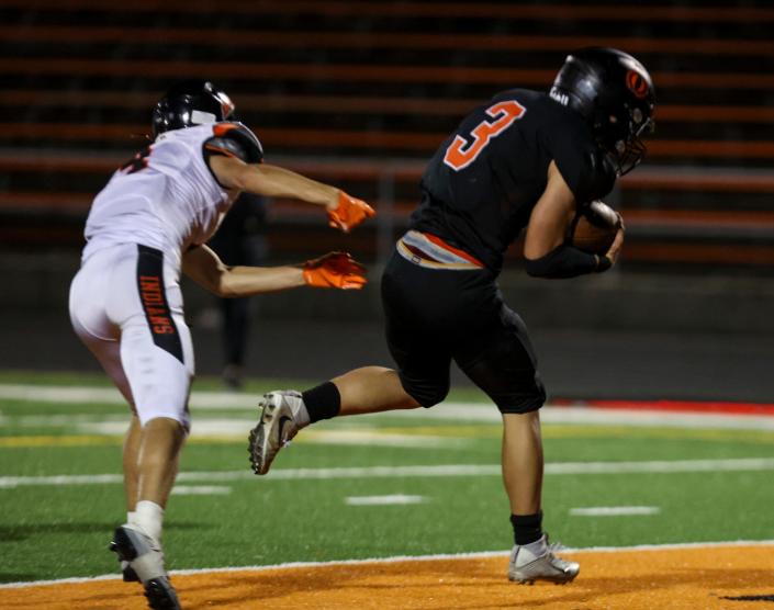 Sprague's Barik Hill (3) spins into the end zone for a touchdown against Roseburg during the first half of the game at Sprague High School in Salem, Ore. on Friday, Sept. 23, 2022.