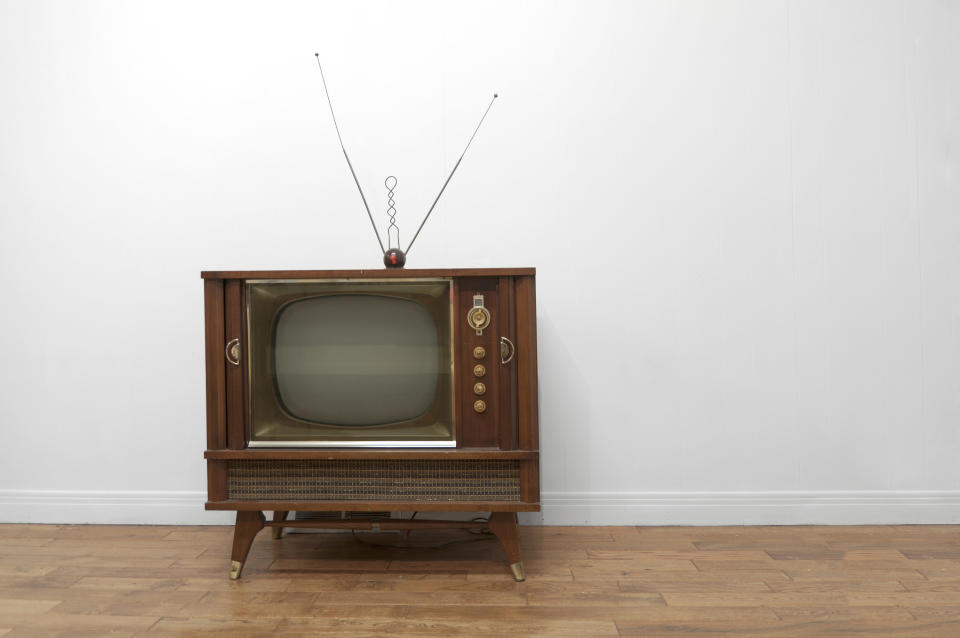 tv with antenna