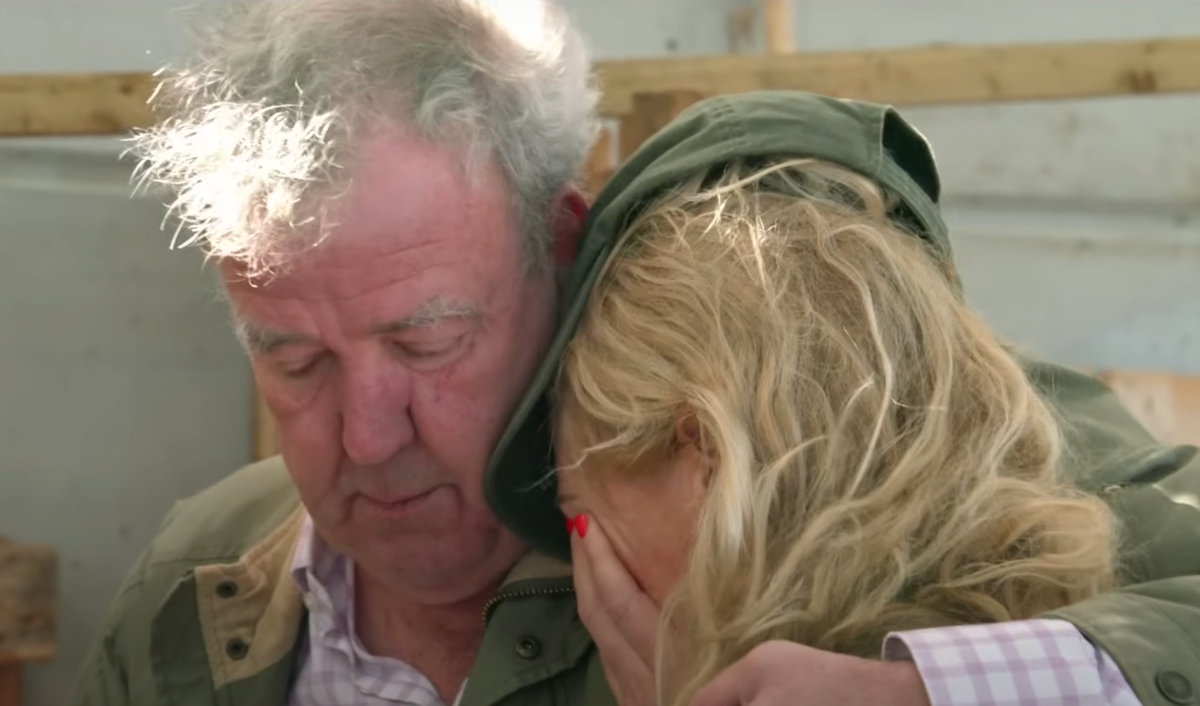 Clarkson is seem comforting his girlfriend Lisa (Amazon Prime Video)