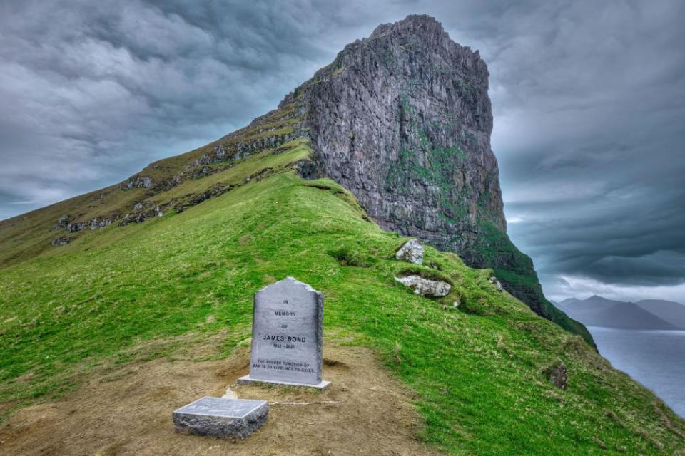 Tombstone on Kalsoy marking the fictional grave of James Bond, erected by farmer Jóhannus Kallsgarð.