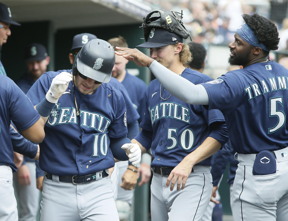 Tyler Anderson's strong start leads Mariners over A's