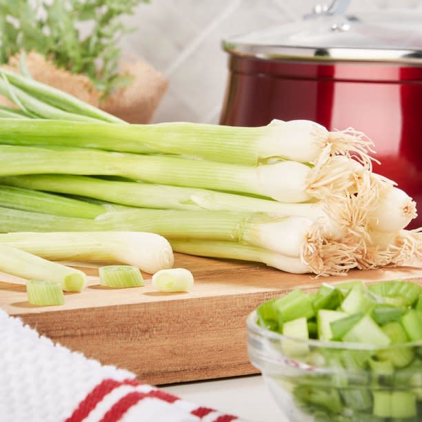 Organic green onions add a quick dash of flavor to any dish. (Photo courtesy of Walmart)