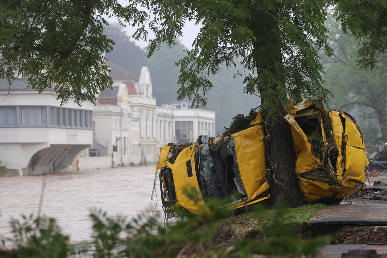 Floods sweeping through German towns (EPA)