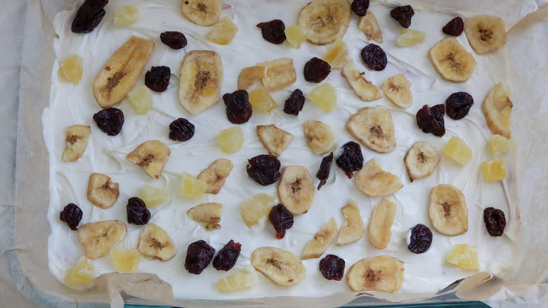 candy bark with dried bananas