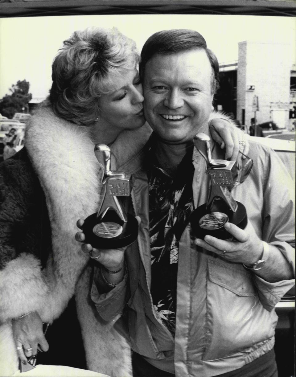 Golden Logie winner for 1981 Bert Newton and his wife Petty, arrive at Ansett terminal for flight home to Melbourne. April 11, 1981. (Photo by Antony Matheus Linsen/Fairfax Media via Getty Images).