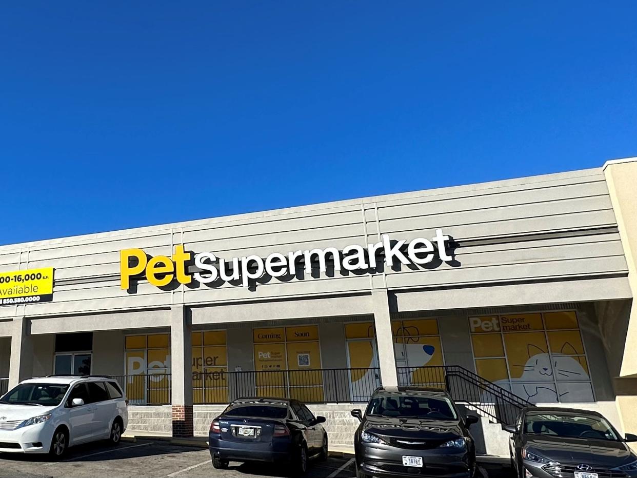 Pet Supermarket, a national retailer featuring pet supplies, is slated to open in the WestEnd Square Shopping Center.