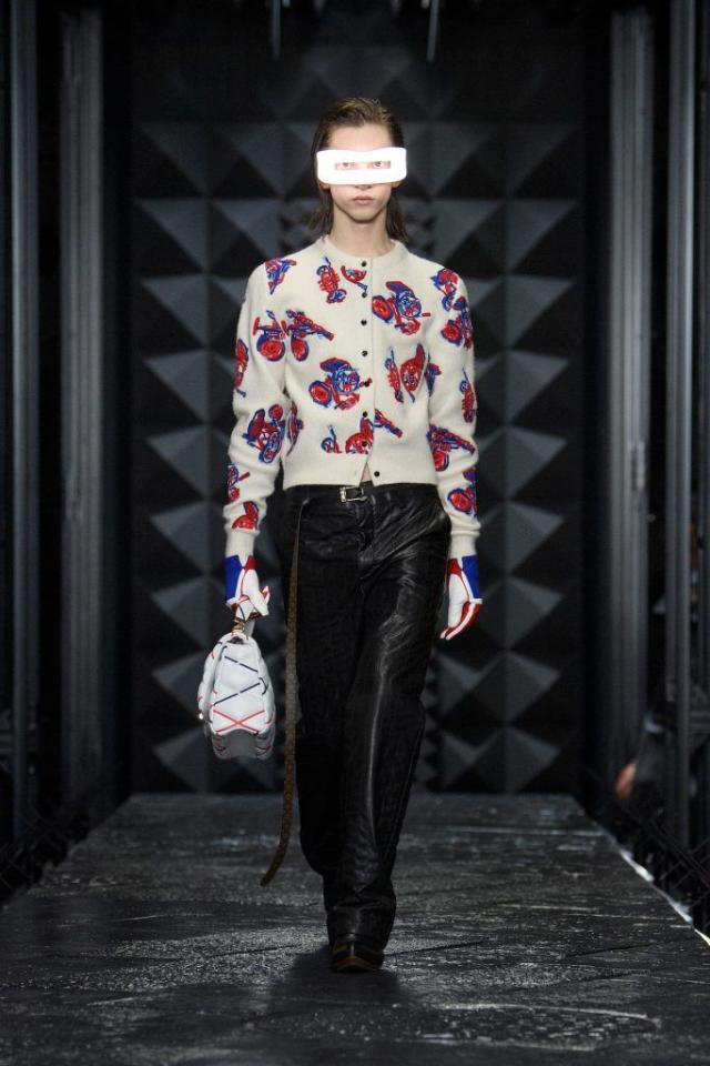 9 Bags from the Louis Vuitton Fall/Winter 2012-13 Show ideas