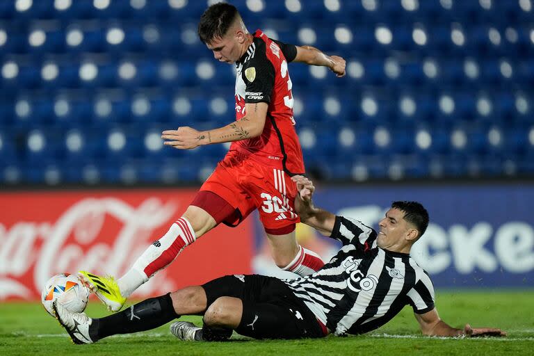 Franco Mastantuono fue la llave de River para definir el partido de la primera rueda en Paraguay contra Libertad