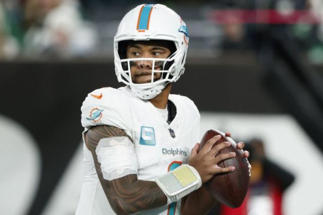 Justin Fields or Tua Tagovailoa? Week 13 Fantasy football outlooks for the  Bears and Dolphins QBs