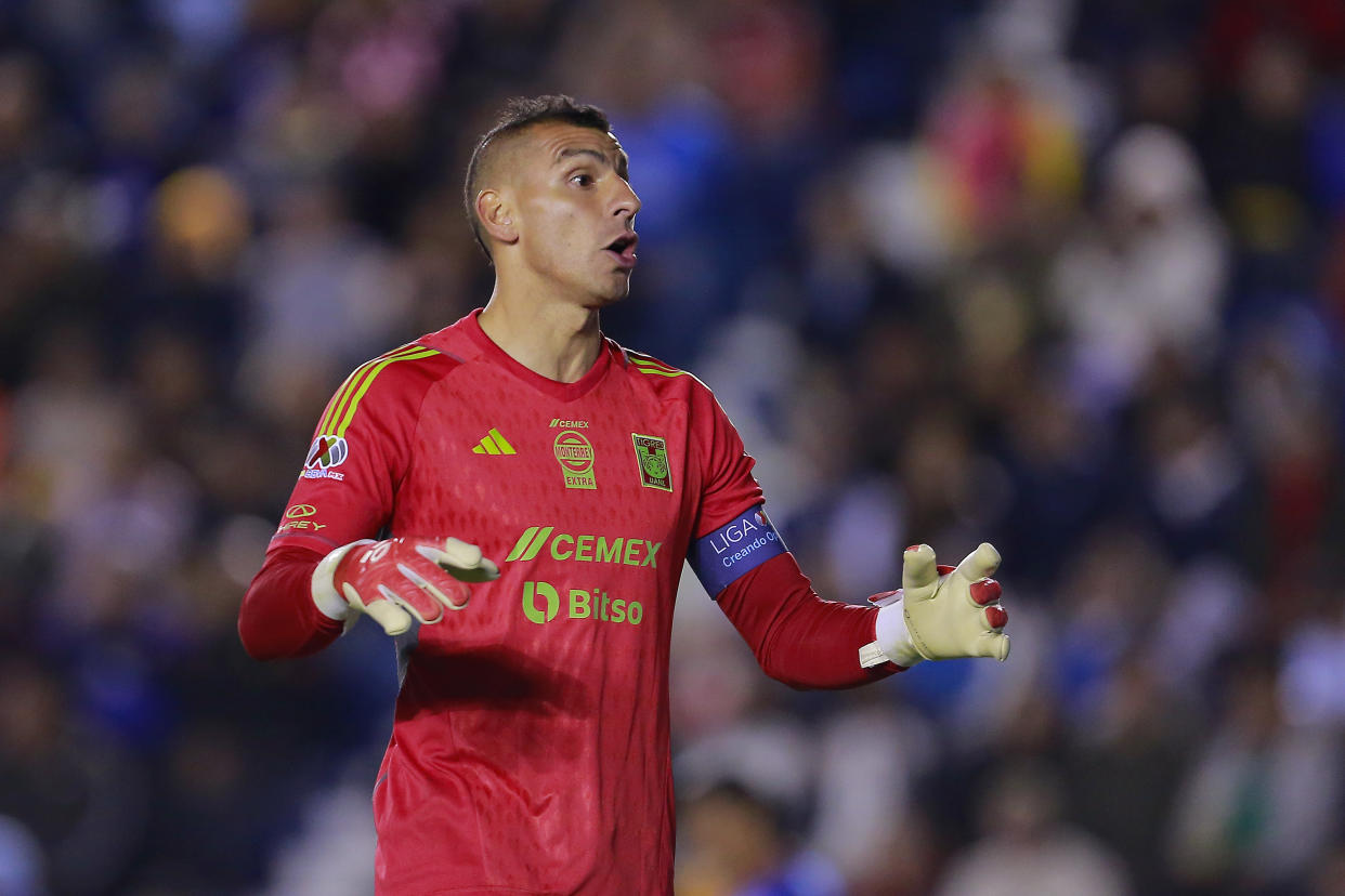 Nahuel Guzmán en un partido entre Tigres y Cruz Azul en febrero pasado. (Mauricio Salas/Jam Media/Getty Images)
