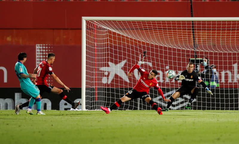 La Liga Santander - RCD Mallorca v FC Barcelona