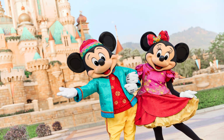 香港迪士尼樂園推出一系列「奇妙年年」龍年活動，邀旅客一起迎龍接福。（圖／香港迪士尼樂園提供，以下同）