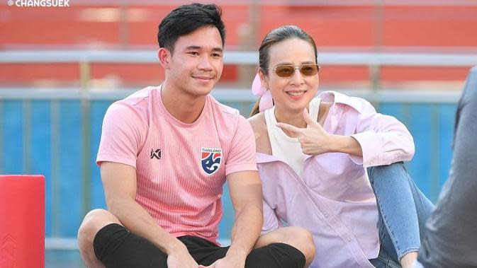 Manajer Thailand di Piala AFF 2020, Nuanphan Lamsam. (Instagram/@changsuek)