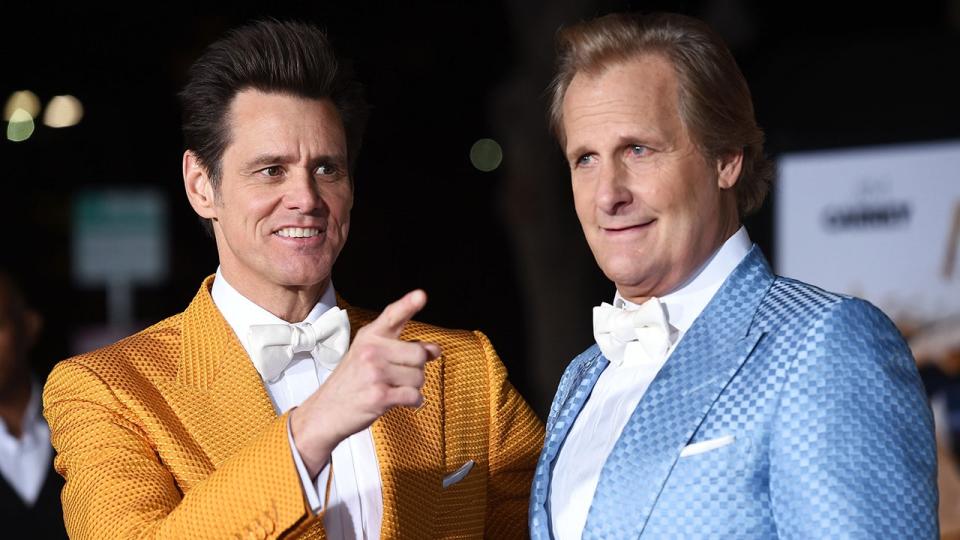 A photo of Jim Carrey and Jeff Daniels
