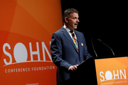 David Einhorn, President of Greenlight Capital, Inc., presents during the 2018 Sohn Investment Conference in New York City, U.S., April 23, 2018. REUTERS/Brendan McDermid