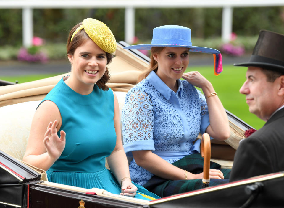 El primer look de Eugenie y Beatrice de York en Ascot 2019