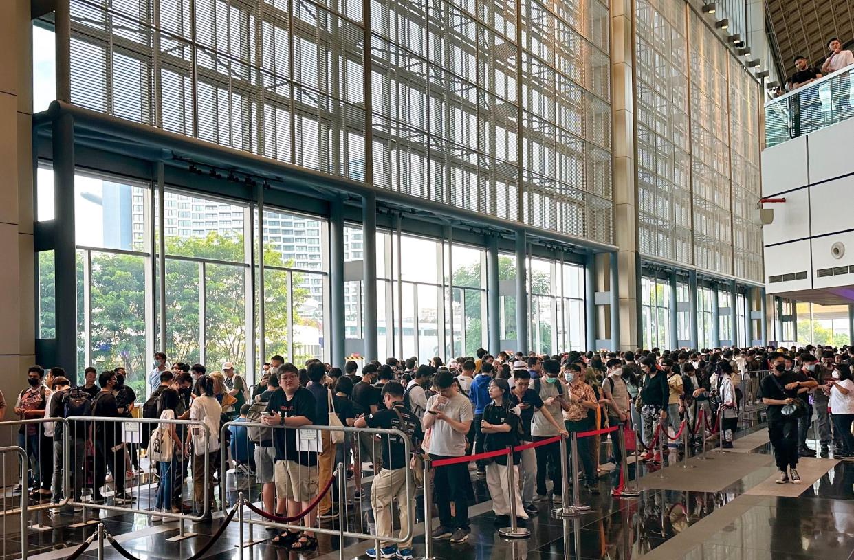 Crowd queuing for the Anime Festival Asia 2022 event at the Suntec Singapore Convention and Exhibition Centre. (PHOTO: Yahoo News Singapore)