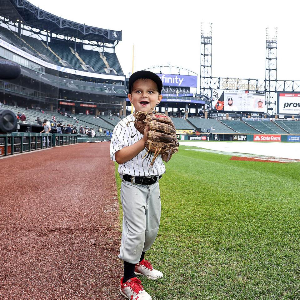 Beau Dowling, 7-Year-Old with Rare Cancer Throws Out First Pitch at Chicago White Sox Game
