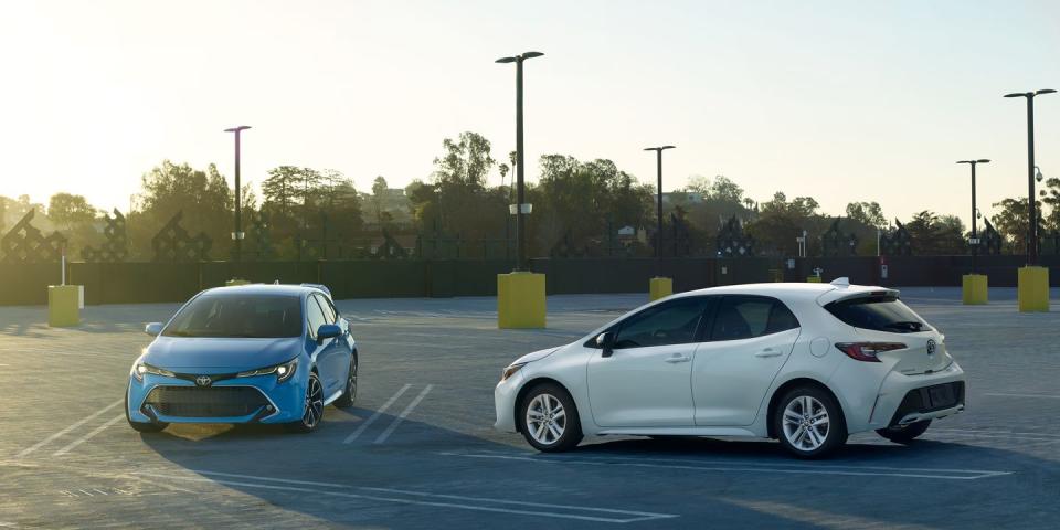 <p>Have you heard? The new Corolla is actually a fun car. It comes with two choices of transmission: A CVT or a six-speed. You can probably guess which of the two we recommend for generating the most smiles. <a href="https://www.ebay.com/itm/2019-Toyota-Corolla-SE/402205892300?hash=item5da556decc:g:AXkAAOSwtC5ebl9o" rel="nofollow noopener" target="_blank" data-ylk="slk:This one;elm:context_link;itc:0;sec:content-canvas" class="link ">This one</a> has just over 18,000 miles, and it's for sale. </p>