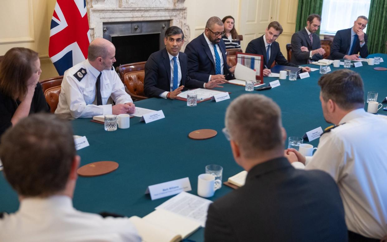 Rishi Sunak convenes a policing roundtable with senior police officers in 10 Downing Street