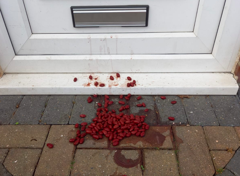 Kidney beans on the doorstep are a tactic used by burglars, a mother has warned. (Reach)