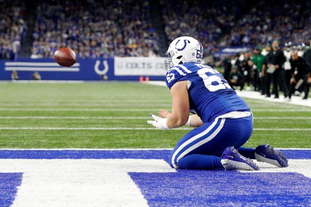 WATCH: Indianapolis Colts' Danny Pinter Scores Big-Man Touchdown vs. New  York Jets - Sports Illustrated Indianapolis Colts News, Analysis and More