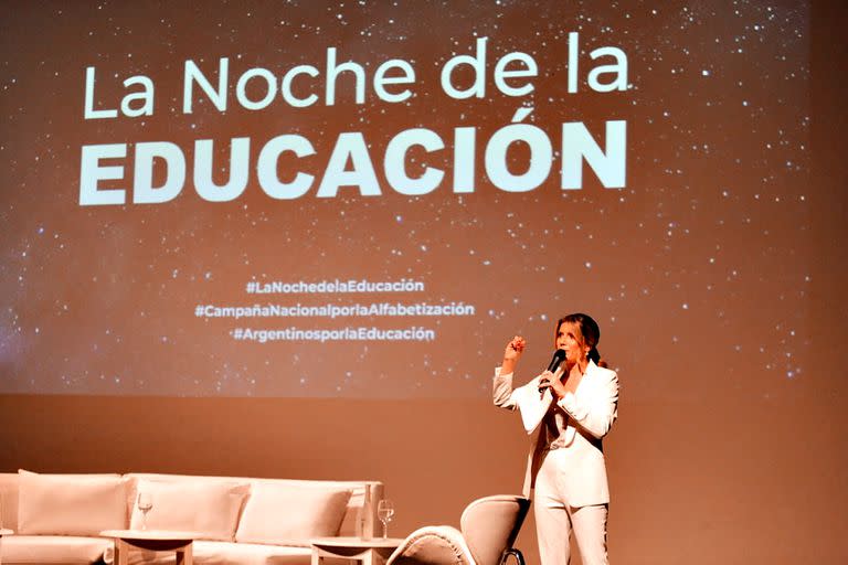 La Noche de la Educación fue conducida por la actriz Laura Fernández