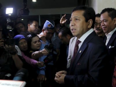 FILE PHOTO: The speaker of Indonesia's parliament, Setya Novanto, leaves an ethics panel hearing in Jakarta, Indonesia in this December 7, 2015 file photo. REUTERS/Garry Lotulung