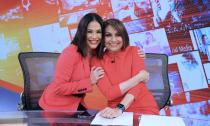 <p><strong>Karla Martínez</strong> y <strong>María Antonieta Collins</strong> muy sonrientes en la casita de <em>Despierta América</em>.</p>